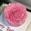 Pembe Gül Şeklinde Kremalı Simli Pasta